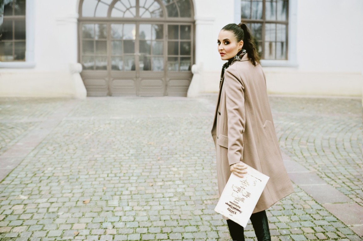 %label.img_fejes-krisztina-outdoor-godollo-kastely_alt%