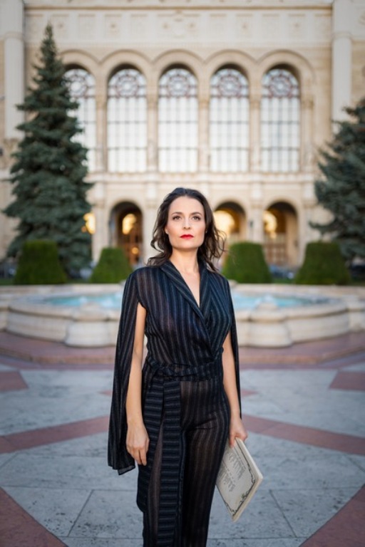 %label.img_fejes-krisztina-outdoor-portrait-godollo_alt%